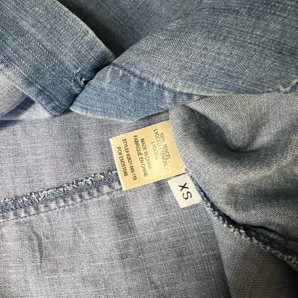 Anthropologie Cloth & Stone Chambray Split Back Shirt Blue Size XS - Picture 6 of 7